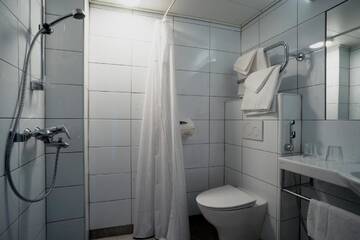 Фото номера Двухместный номер с 2 отдельными кроватями Отель Hotel Palomestari г. Кеми 4